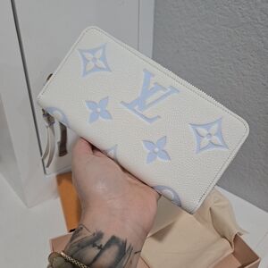 Louis Vuitton White and Blue Women's Wallet